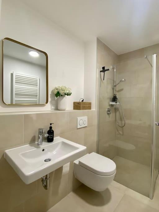 Apartment Am Flughafen, Glasfaser-Internet, Waschmaschine Schönefeld Dış mekan fotoğraf